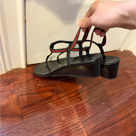 Gucci Black and Red Women's Sandals - Picture 6 of 7